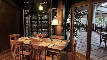 Rawi Warin Resort and Spa