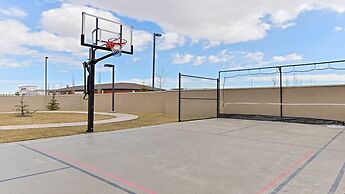 Staybridge Suites Calgary Airport by IHG