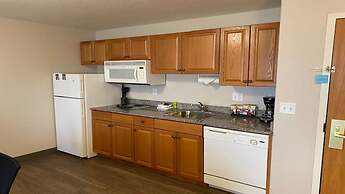 Staybridge Suites Calgary Airport by IHG