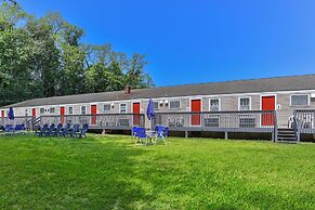 Olde Tavern Motel And Inn