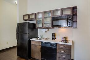 Candlewood Suites Virginia Beach Town Center by IHG