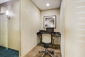 Candlewood Suites Virginia Beach Town Center by IHG