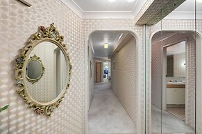 Gemini Court Holiday Apartments