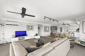 Gemini Court Holiday Apartments