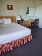 Carolyn Beach Inn & Restaurant