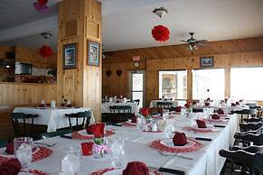 Carolyn Beach Inn & Restaurant