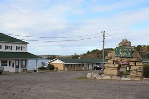 Carolyn Beach Inn & Restaurant