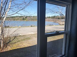 Carolyn Beach Inn & Restaurant