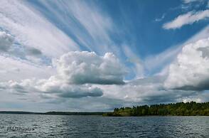 Carolyn Beach Inn & Restaurant