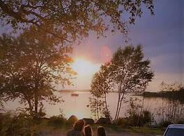 Carolyn Beach Inn & Restaurant