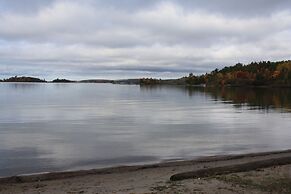 Carolyn Beach Inn & Restaurant