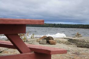 Carolyn Beach Inn & Restaurant