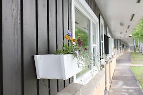 Carolyn Beach Inn & Restaurant