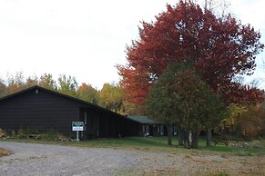 Carolyn Beach Inn & Restaurant