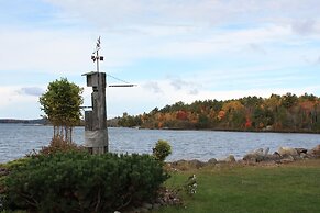 Carolyn Beach Inn & Restaurant