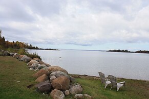 Carolyn Beach Inn & Restaurant