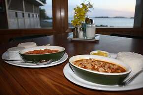 Carolyn Beach Inn & Restaurant