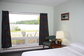 Carolyn Beach Inn & Restaurant