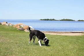 Carolyn Beach Inn & Restaurant