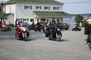 Carolyn Beach Inn & Restaurant