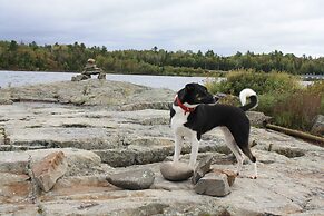 Carolyn Beach Inn & Restaurant
