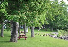 Carolyn Beach Inn & Restaurant