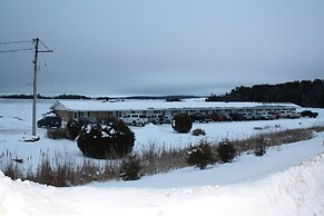 Carolyn Beach Inn & Restaurant