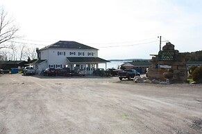 Carolyn Beach Inn & Restaurant