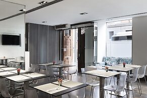 Petit Palace Plaza España