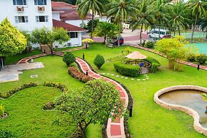 Hulhule Island Hotel