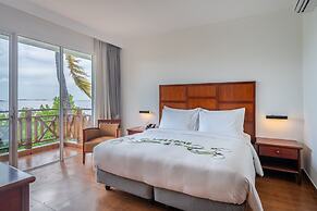 Hulhule Island Hotel