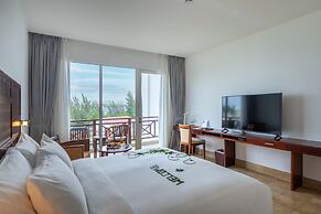 Hulhule Island Hotel