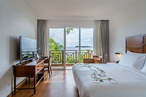 Hulhule Island Hotel