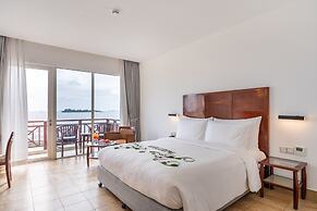 Hulhule Island Hotel