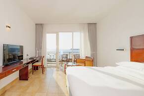 Hulhule Island Hotel
