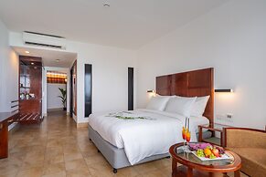 Hulhule Island Hotel