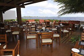 Hulhule Island Hotel