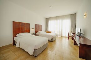 Hulhule Island Hotel