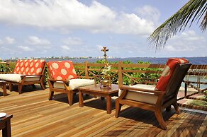 Hulhule Island Hotel