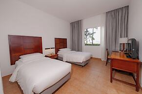 Hulhule Island Hotel