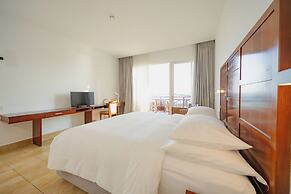 Hulhule Island Hotel
