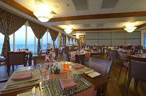 Hulhule Island Hotel