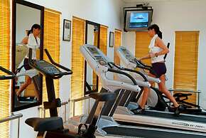 Hulhule Island Hotel