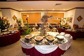 Hulhule Island Hotel