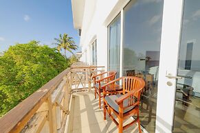 Hulhule Island Hotel