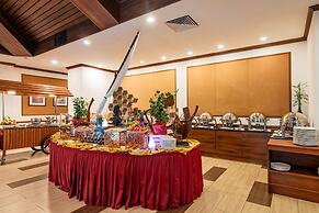 Hulhule Island Hotel