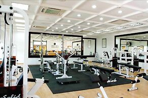 Hulhule Island Hotel