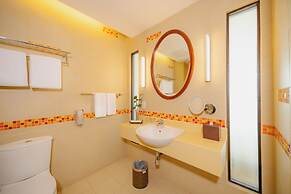 Hulhule Island Hotel