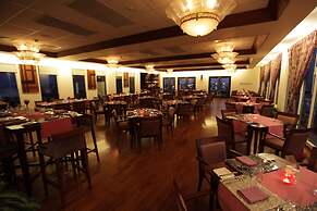 Hulhule Island Hotel