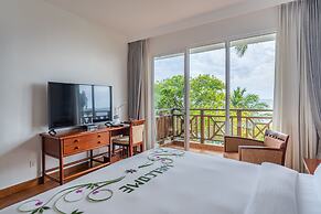 Hulhule Island Hotel